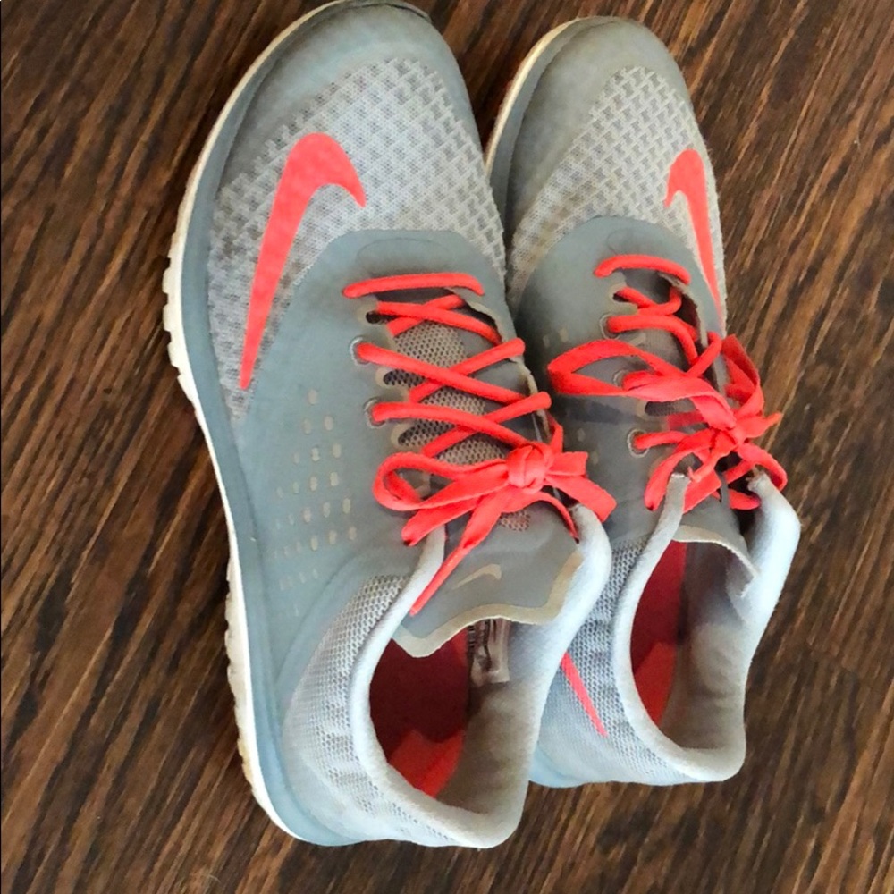 Nike tennis shoes